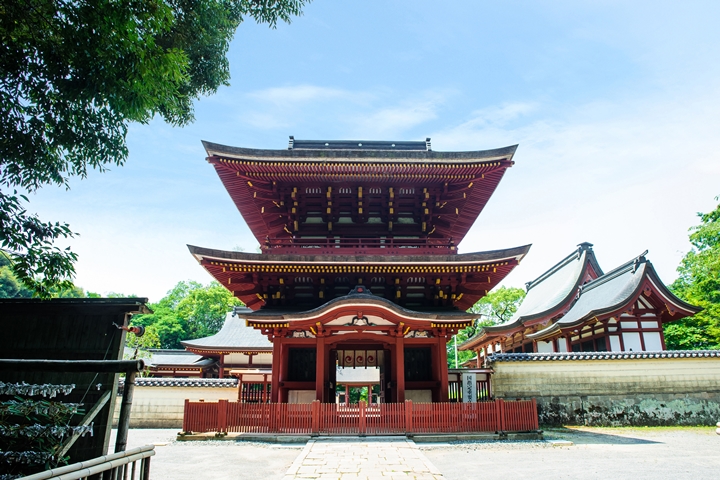 ▲薦神社的「神門」高聳莊嚴，也是必看亮點。　圖：大分県／來源