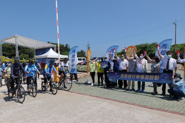 跳島自行車漫遊，以自行車車深度體驗馬祖風光。　圖：馬祖國家風景區管理處／提供 