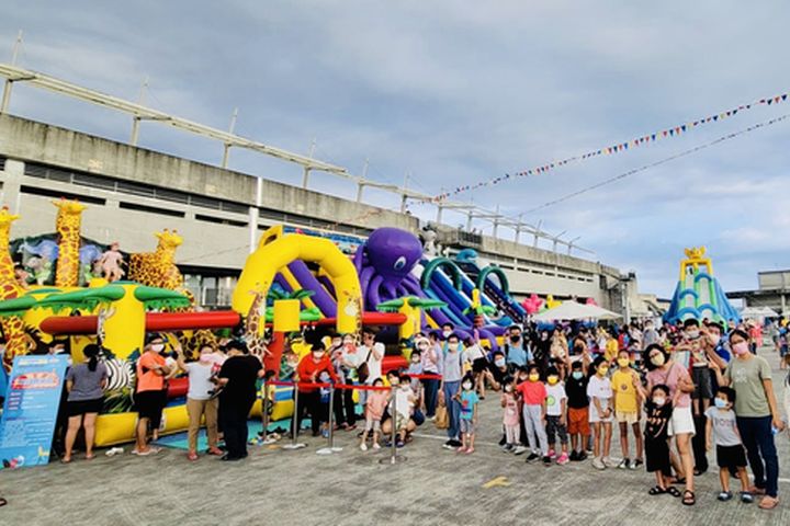 來去東港大鵬灣國際休閒特區，玩翻屏東FUN暑假夏日狂歡祭。　圖：屏東縣政府傳播暨國際事務處／提供 