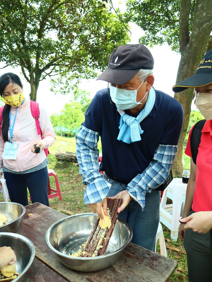 ▲跟著農人的腳步逛菜園，找尋來自大地孕育的食物，還可動手體驗烹飪樂趣。　圖：旅奇週刊／提供