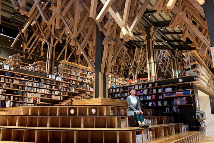 ▲以檮原町森林為意象打造的森林圖書館－「檮原町立圖書館（雲之上圖書館）」。　圖：高知縣國際觀光課／提供