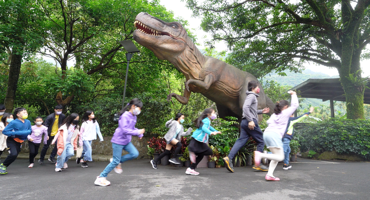 ▲板根巨獸遠古生物特展，宛如真實版侏儸紀公園。　圖：大板根森林溫泉酒店／提供