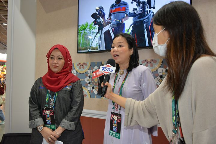 ▲馬來西亞觀光局副處長娜伊瑪荳（左）、馬來西亞友誼及貿易中心首席代表何瑞萍。　圖：旅奇週刊／提供