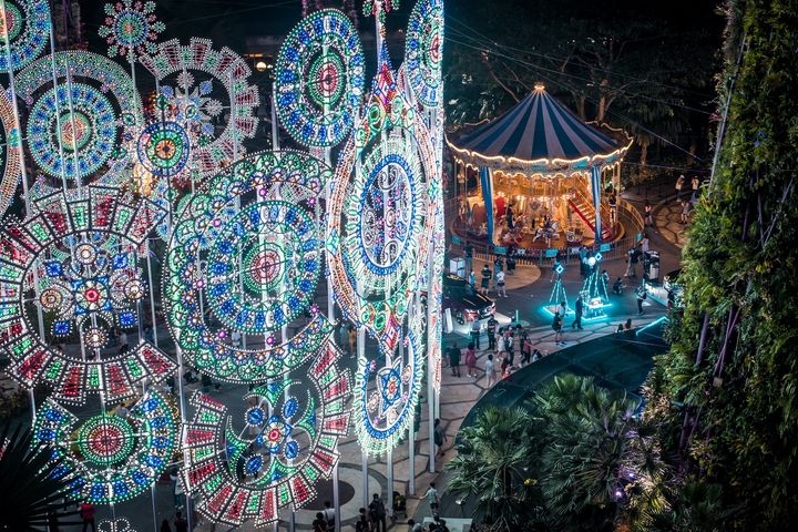 ▲「聖誕仙境」成為新加坡最大的聖誕市集，還有燈光秀、嘉年華遊戲等節目。　圖：Blue Sky Events Pte Ltd／來源