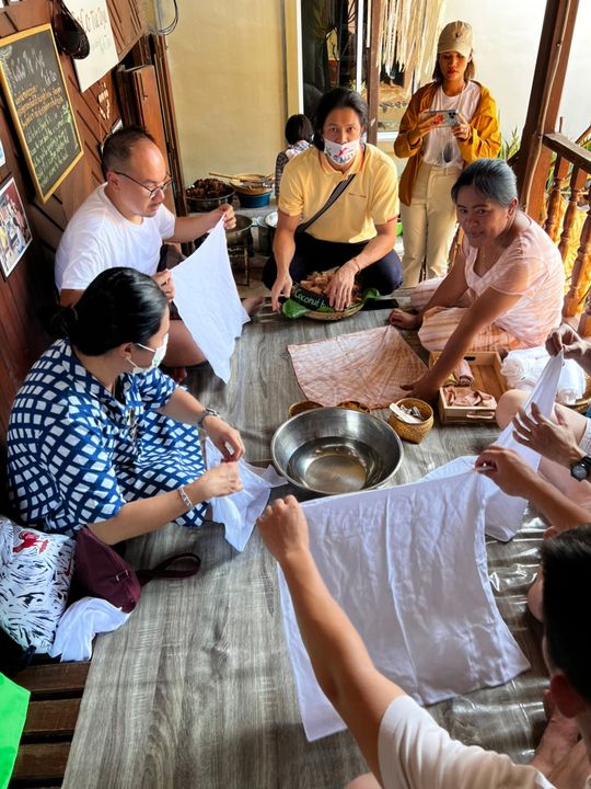 ▲紮染是一種古老染布工藝，也是旅客最愛DIY活動之一。　圖：泰國觀光局／提供