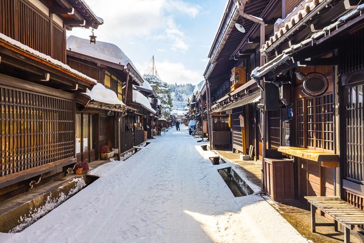 ▲高山古街保留傳統日式風格，走在日本江戶時代原色古味的建築當中，幽雅靜謐的氣氛，展現了日本文化傳統之美。　圖：大榮旅遊／提供