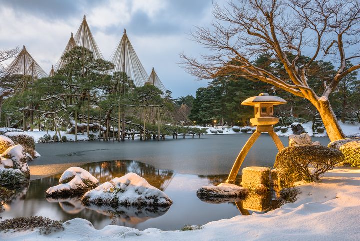 ▲兼六園隨四季變化，而呈現各季的特色，冬天則能看到霜雪覆蓋的景致。　圖：大榮旅遊／提供