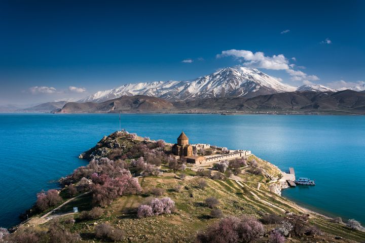 ▲凡湖是世界上海拔最高的山中湖之一，也是古代亞美尼亞人心中的珍珠。　圖：shutterstock／來源