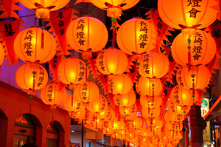 長崎新地中華街在燈會期間會掛滿燈籠，非常壯觀。　圖：長崎縣觀光連盟／提供