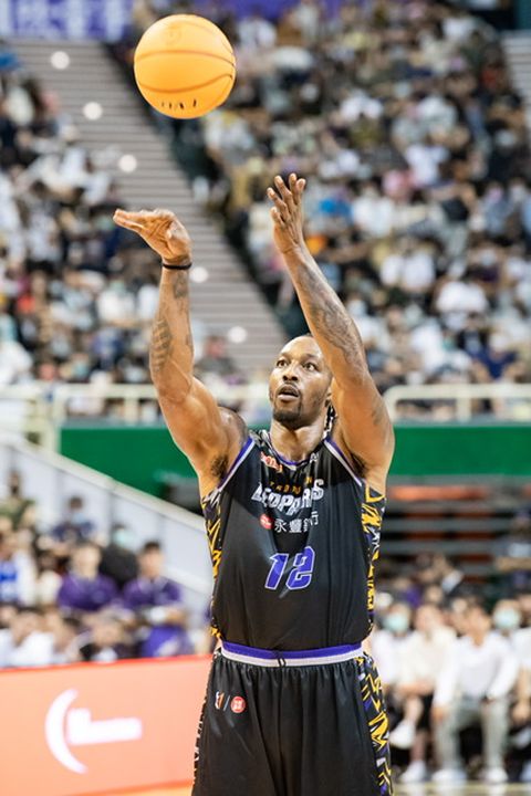 ▲「魔獸」霍華德（Dwight Howard）將於跨年晚會現身，並與幸運兒近距離互動。　圖：桃園市政府觀光旅遊局／提供