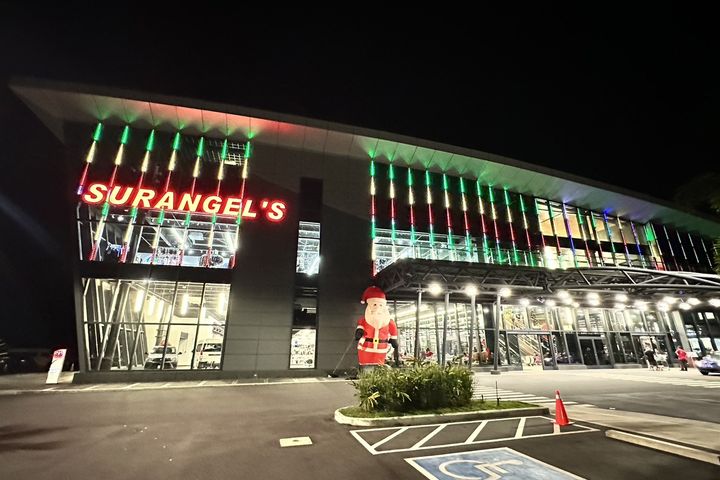 帛琉2022年9月新開幕的大型購物商場Surangel Supercenter，好買好逛。　圖：帛琉觀光局駐台辦事處／提供
