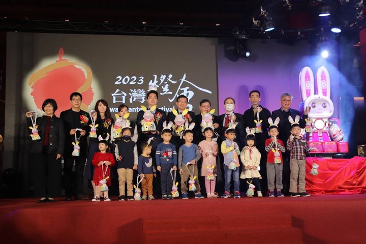 ▲第34屆台灣燈會，Robot造型科技玉兔主燈將設置於國父紀念館。　圖：交通部觀光局／提供