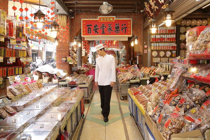 晶華酒店邀請房客遊逛迪化街。　圖：台北晶華酒店／提供