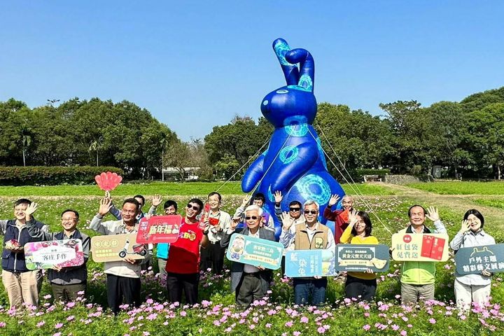 過年趴趴走／屏東六堆六米藍染兔迎兔年 精采藝陣表演體驗客家年味