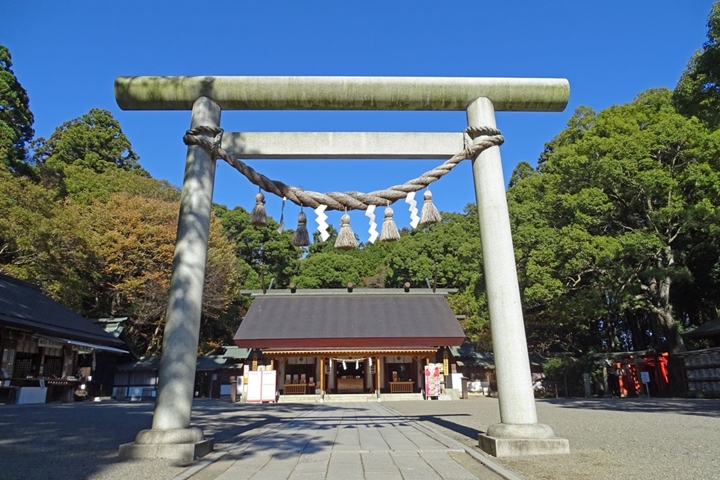 常磐神社與偕樂園比鄰，逛完梅酒祭後，徒步就能前往園內賞梅景。　圖：一般社團法人梅酒研究會／提供