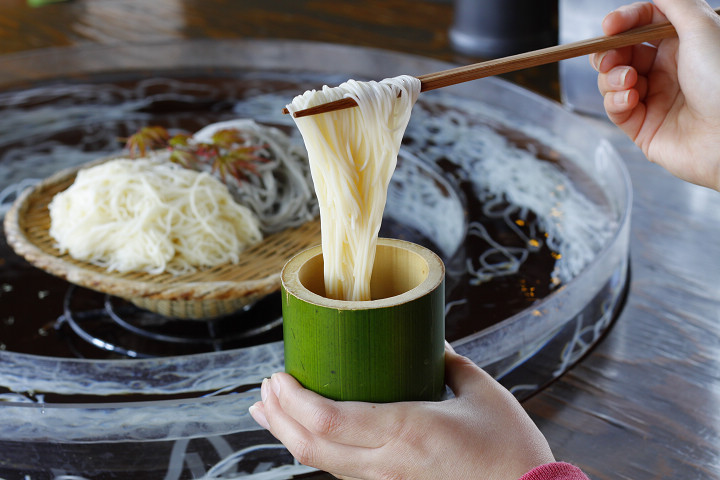 夏天吃流水麵線，首選人氣的島原手拉素麵。　圖：長崎縣觀光連盟／提供