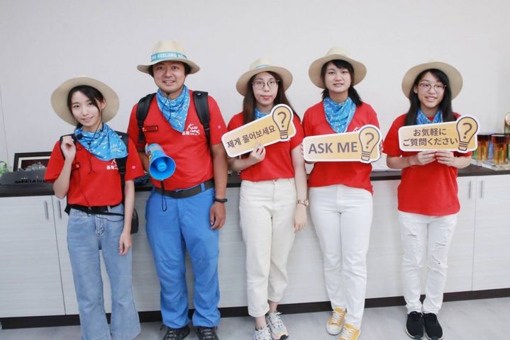 郵輪旅客中心提供外語服務人員進駐。　圖：基隆市政府觀光及城市行銷處／提供