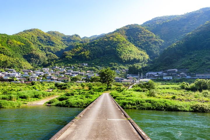 ▲超人氣動畫《龍與雀斑公主》舞台參考－淺尾沈下橋。　圖：高知縣國際觀光課／提供