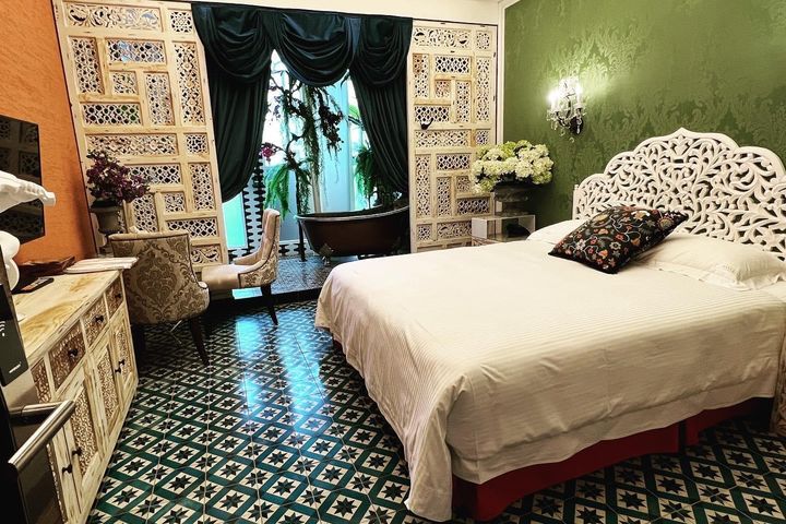 國王套房設計猶如走進古典泰國皇室。　圖：安娜與國王酒店／提供