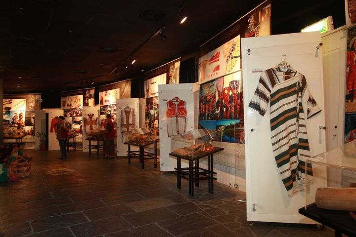 ▲「凱達格蘭文化館」是記錄平埔族群相關歷史脈絡與原住民族當代藝術及文物的展覽。　圖：臺北市政府觀光傳播局／提供
