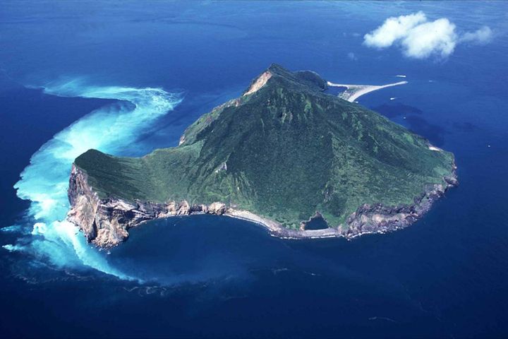 每年4月～9月氣候溫暖，是龜山島旅遊好時節。　圖：東北角管理處／提供