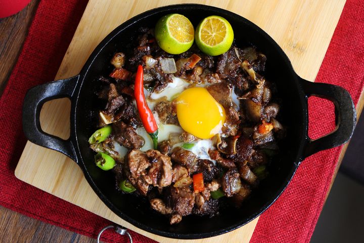 Sisig 號稱不可錯過地表最強的豬肉料理。　圖：Shutterstock／來源