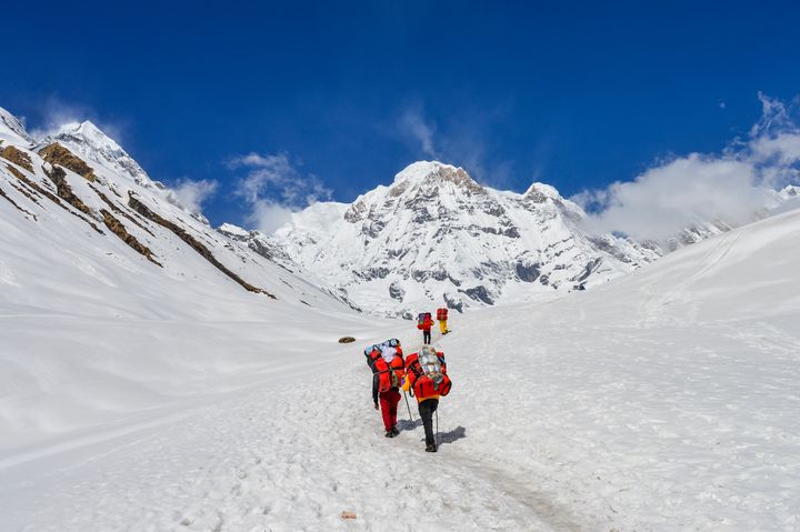 ▲前往ABC基地營的雪地上，可以在此360度全方位欣賞安娜普納群峰的景色。　圖：晴天旅遊／提供