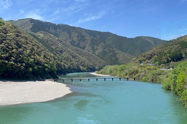 清流的故鄉高知縣的代表風景「最後的清流－四萬十川」。　圖：高知縣國際觀光課／提供