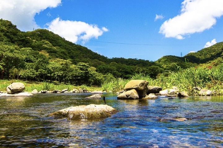 雙流國家森林遊樂區沁涼清澈的楓港溪。　圖：農委會林務局／提供