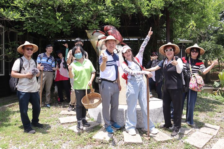 觀音觀鷹系列活動除了賞鷹外，還有生態導覽與農事體驗活動。　圖：北海岸及觀音山國家風景區管理處／提供