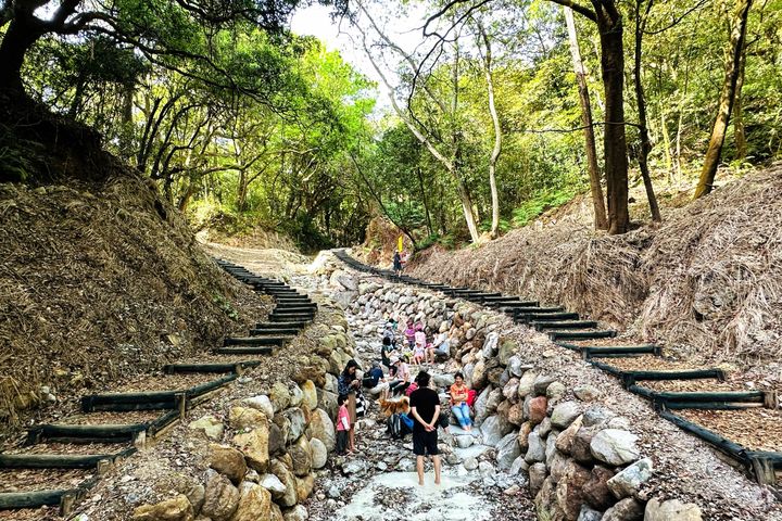 ▲台灣好行「北投-竹子湖線」遊程皆有導遊帶領。　圖：臺北市政府觀光傳播局／提供