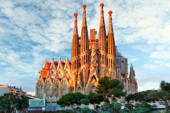 喜愛建築的旅客可造訪巴塞隆納的聖家堂，一窺高第大師的傑作。　 圖：Shutterstock／來源