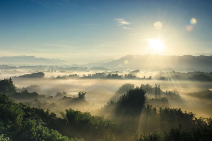 台南二寮有著最接近城市的曙光，令人飽覽仙氣繚繞的山景、層層堆疊的雲海。　圖：西拉雅國家風景區管理處／提供