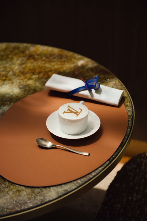 ▲Louis Vuitton Lounge by Yannick Alléno 餐廳內的家飾，皆來自名家設計。　圖：Louis Vuitton／提供