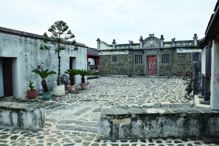 ▲搭乘郵輪前進澎湖二崁古厝，感受百年古厝歷史風華。　圖：名勝世界郵輪／提供