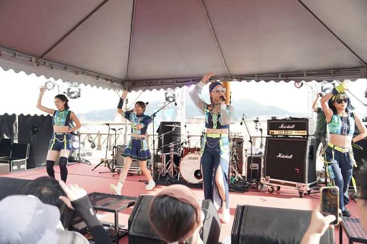 ▲擅長電音迷幻風格的「エウロパデリック」帶來勁歌熱舞，讓樂迷們有多重的音樂享受。　圖：新北市政府觀光旅遊局／提供