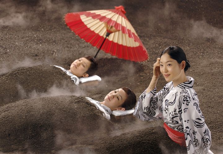 ▲九州擁有世界唯一的天然砂蒸溫泉：指宿砂浴。　圖：九州觀光機構／提供