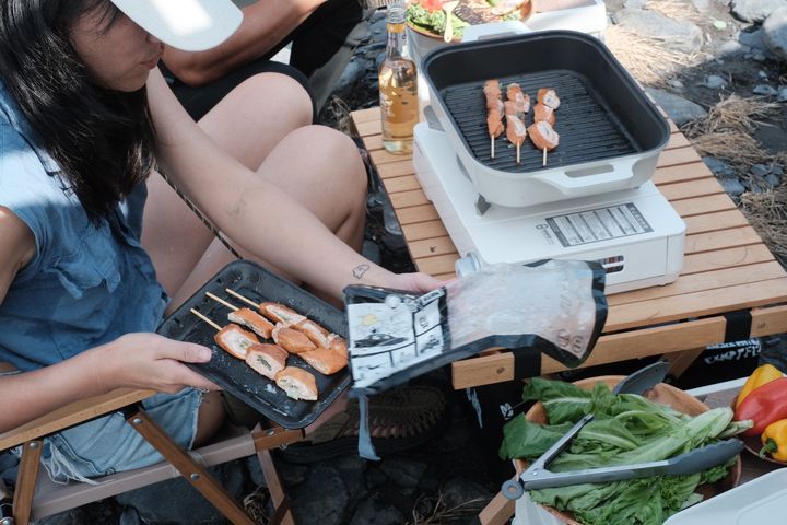 ▲Vantel 美學車中泊、wildbbq 路邊烤肉，聯名合作推出烤肉箱。　圖：雲品國際／提供