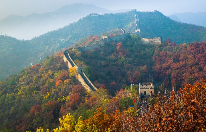 ▲北京長城秋日時，繽紛紅葉日落之美。　圖：shutterstock／來源