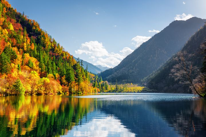 ▲九寨溝自然色彩繽紛之秋。　圖：shutterstock／來源