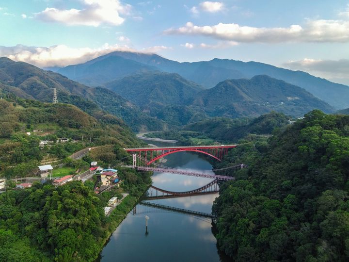 ▲站在復興橋上可以俯瞰溪谷美景。　圖：桃園市觀光旅遊局／提供