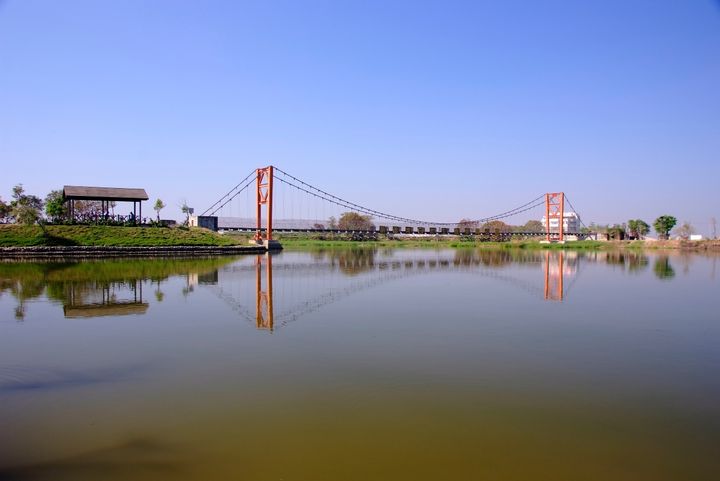 ▲中秋假期可到葫蘆埤自然生態公園賞遊，夜間還可觀賞明月。　圖：台南市政府觀光旅遊局／提供