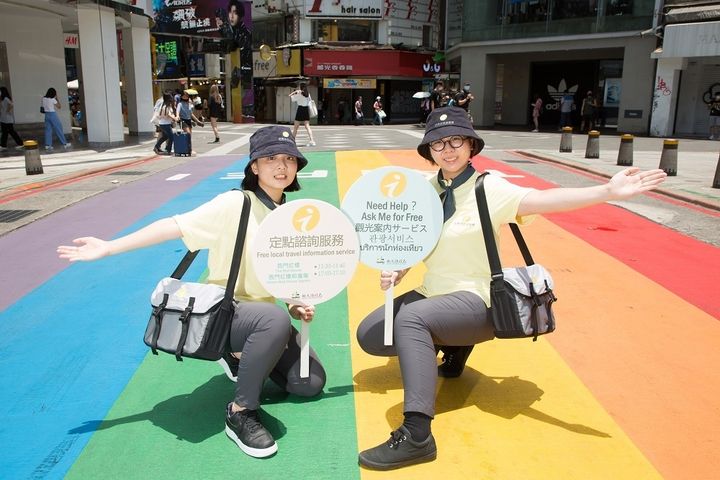 五大觀光熱點提供走動式旅遊服務，拍照、問路通通可以。　圖：臺北市政府觀光傳播局／提供