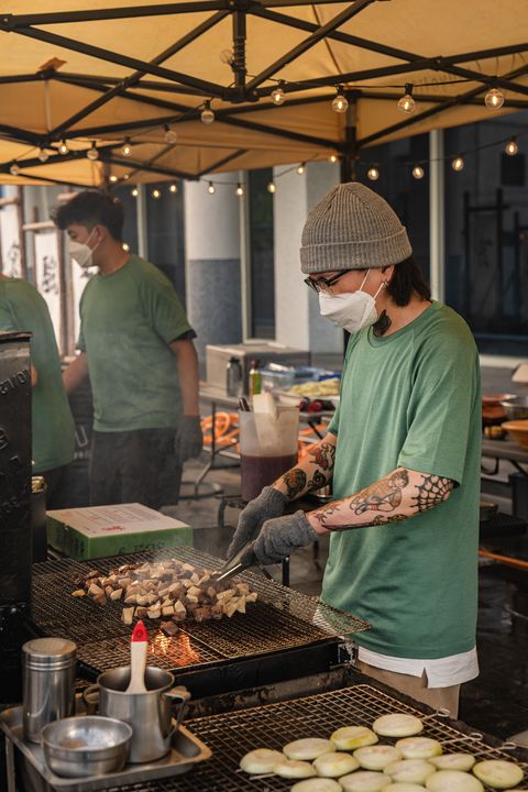 ▲戶外柴爐料理「食」境秀，秉持永續、在地、美學、體驗四大精神。　圖：璐露野／提供