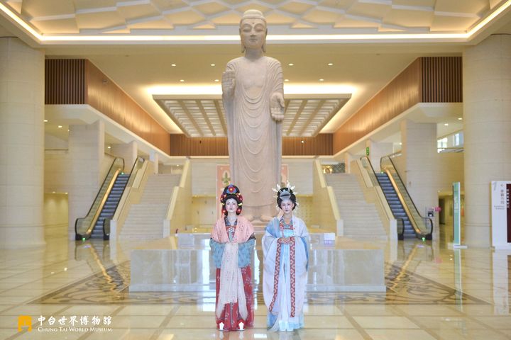 ▲11/7、11/11及11/12提供漢服租借服務，讓觀眾盡情體驗穿越時空之旅。　圖：中台世界博物館／提供