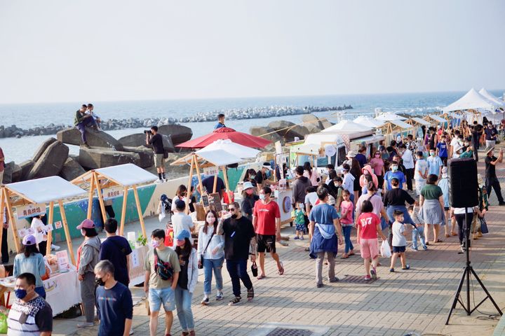 ▲現場還有20攤美食餐車，歡迎大家來林園微旅行（圖為2022梓官市集）。　圖：高雄市政府觀光局／提供