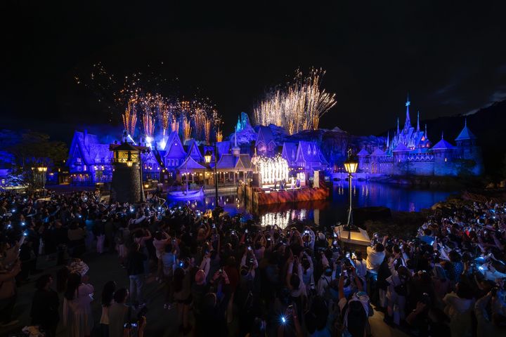 香港迪士尼樂園「魔雪奇緣世界」盛大迎賓 邀您遊歷艾倫戴爾王國