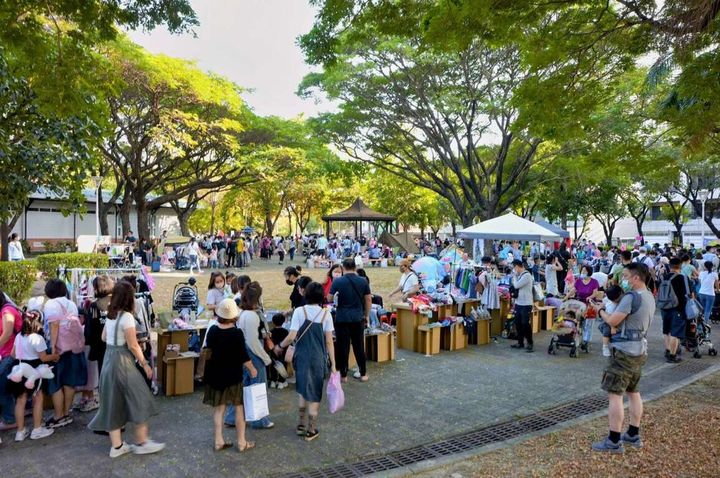 ▲ 「小樹市集」高雄秋冬場參與人潮。　圖：高雄市政府觀光局／提供