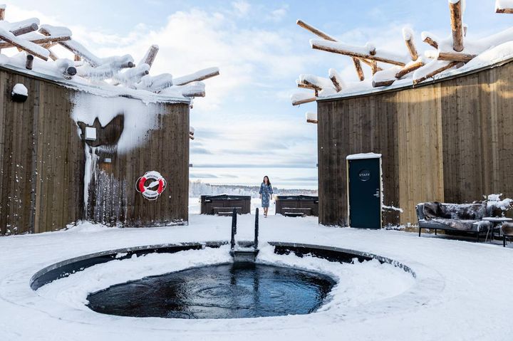 ▲在瑞典北部 Harads 小鎮的北極浴場，享受露天冷水浴。　圖：Håkan Stenlund／來源