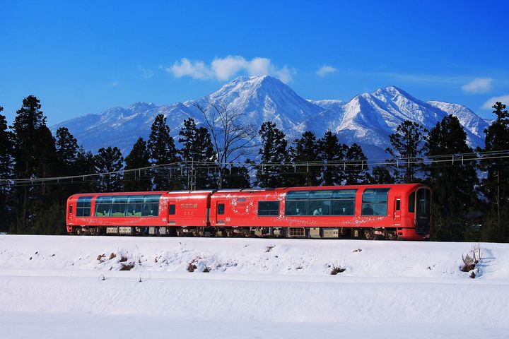 ▲「雪月花號」僅有2節車廂，席次珍稀。 圖：太平洋旅行社／提供